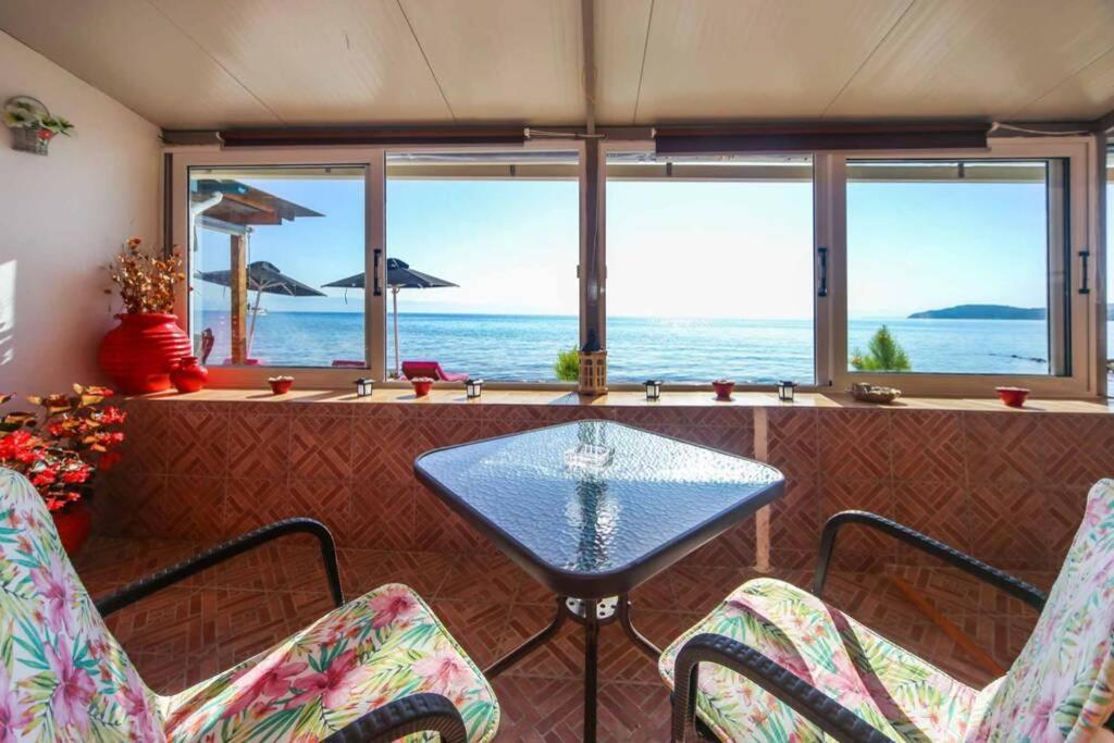 Elena Beach Apartment Mesongí Exteriör bild