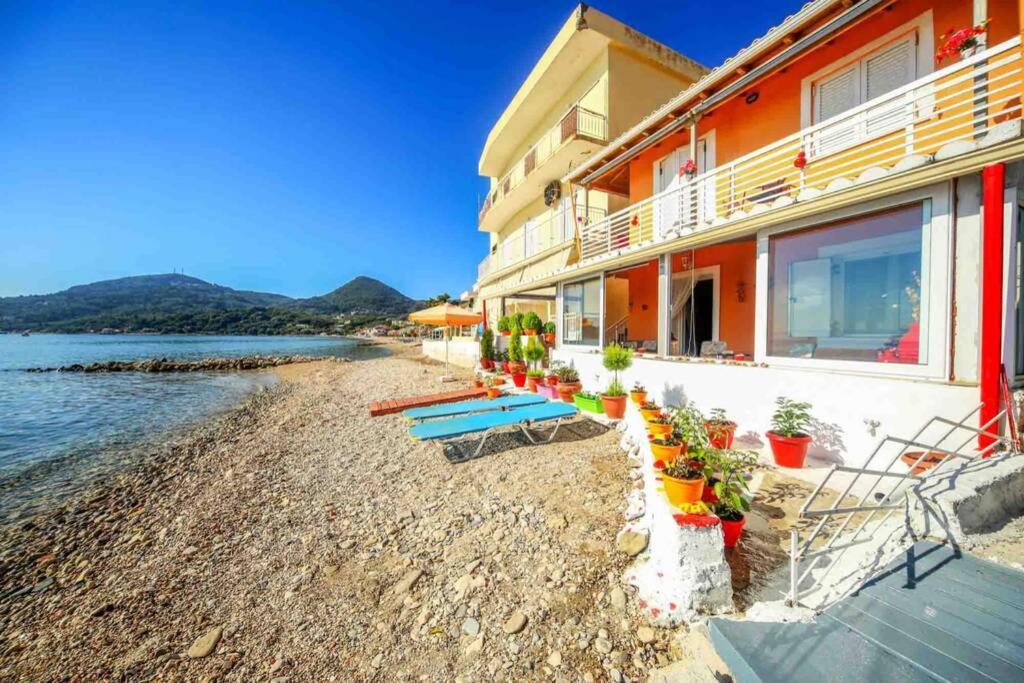 Elena Beach Apartment Mesongí Exteriör bild