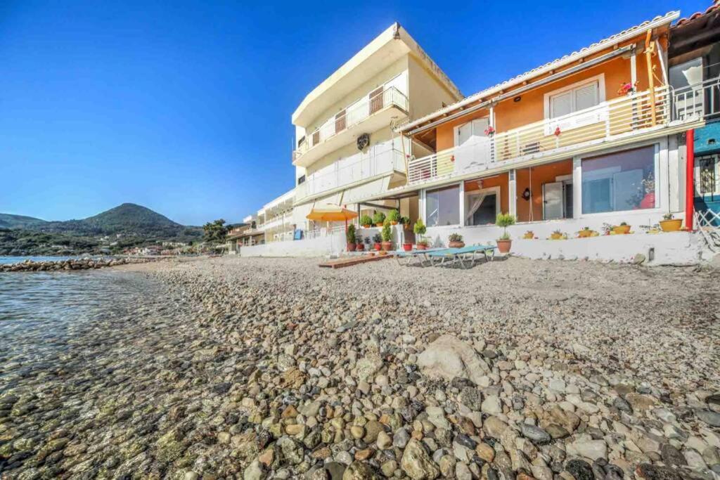 Elena Beach Apartment Mesongí Exteriör bild